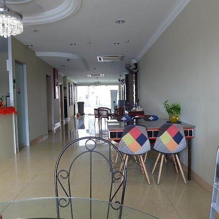Sunnie Hotel Джохор Бахру Екстериор снимка