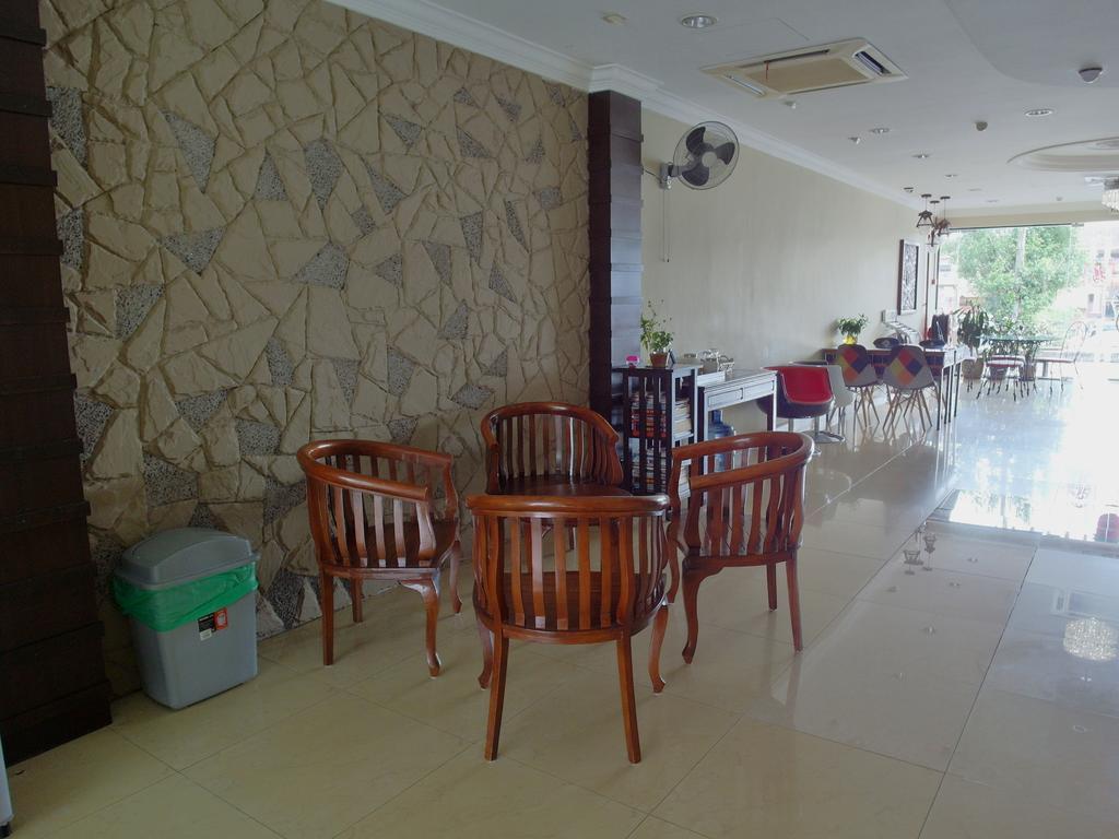 Sunnie Hotel Джохор Бахру Екстериор снимка