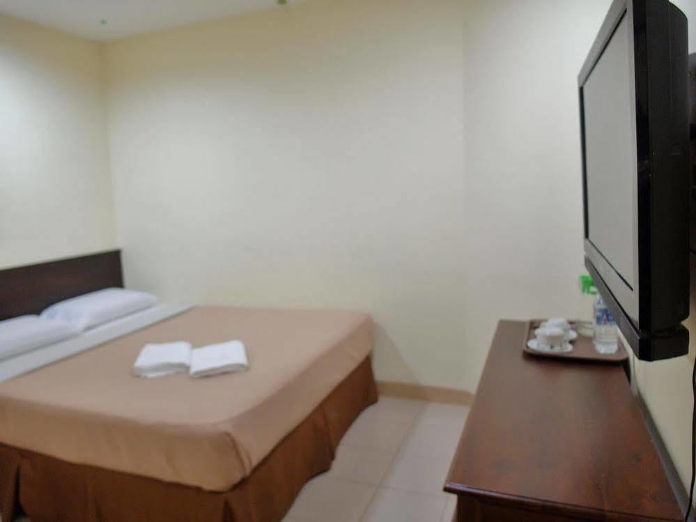 Sunnie Hotel Джохор Бахру Екстериор снимка